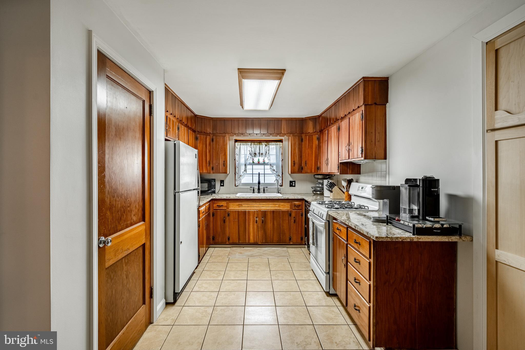 2190 East Buck Road Pennsburg, PA 18073 - Photo 5 of 42