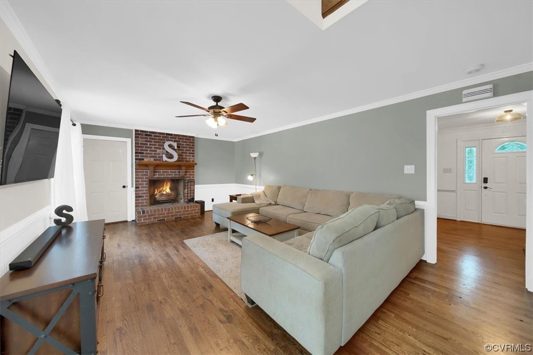 13230 Carters Way Road Chesterfield, VA 23838 - Photo 12 of 50 a living room with furniture and a flat screen tv