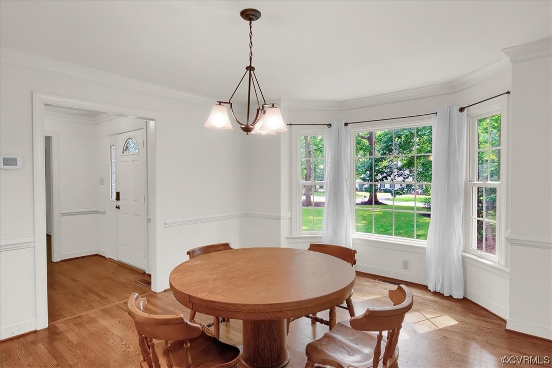13230 Carters Way Road Chesterfield, VA 23838 - Photo 23 of 50 a dining room with furniture and window