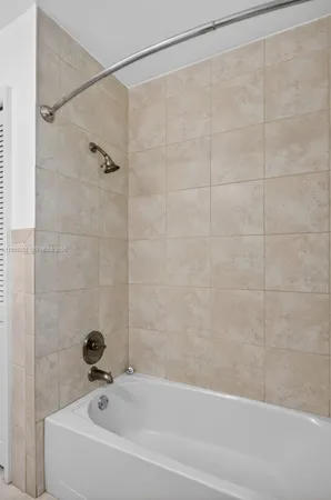 $5,800 | 4060 Northeast 26th Avenue, Lighthouse Point, FL 33064