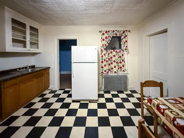 $1,850 | 164 Griffith Street, Unit 2, Jersey City, NJ 07307