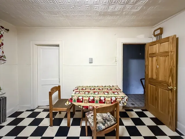 $1,850 | 164 Griffith Street, Unit 2, Jersey City, NJ 07307