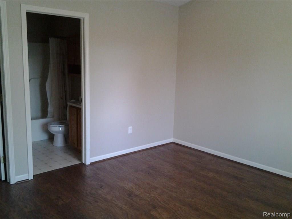 2383 East Maple Road Troy, MI 48083 - Photo 14 of 35 20160413_182959.jpg