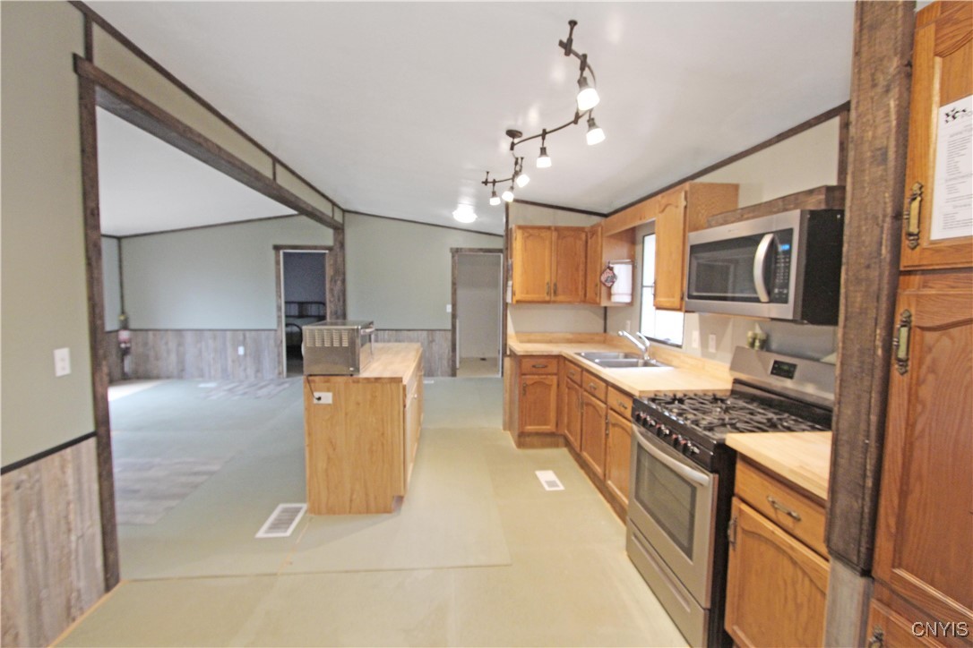 7571 Snell Road New Bremen, NY 13367 - Photo 9 of 30