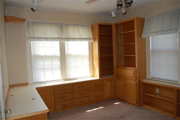 15 Alexander Road Worcester, MA 01606 - Photo 3 of 23 Gallery Image 3