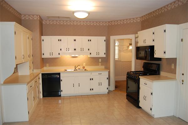 15 Alexander Road Worcester, MA 01606 - Photo 9 of 23 Gallery Image 9