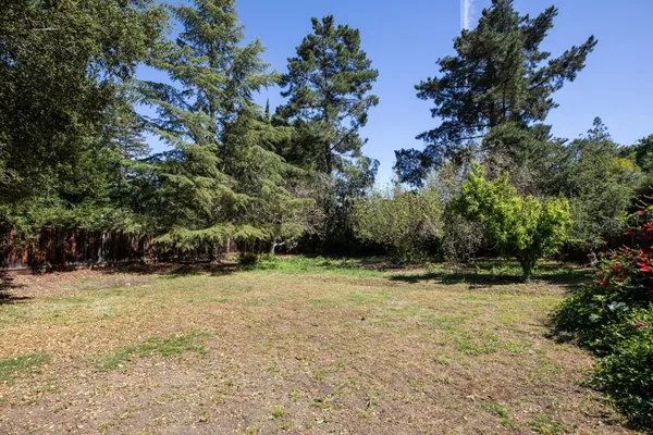 $4,488,000 | 800 Loyola Drive, Los Altos, CA 94024