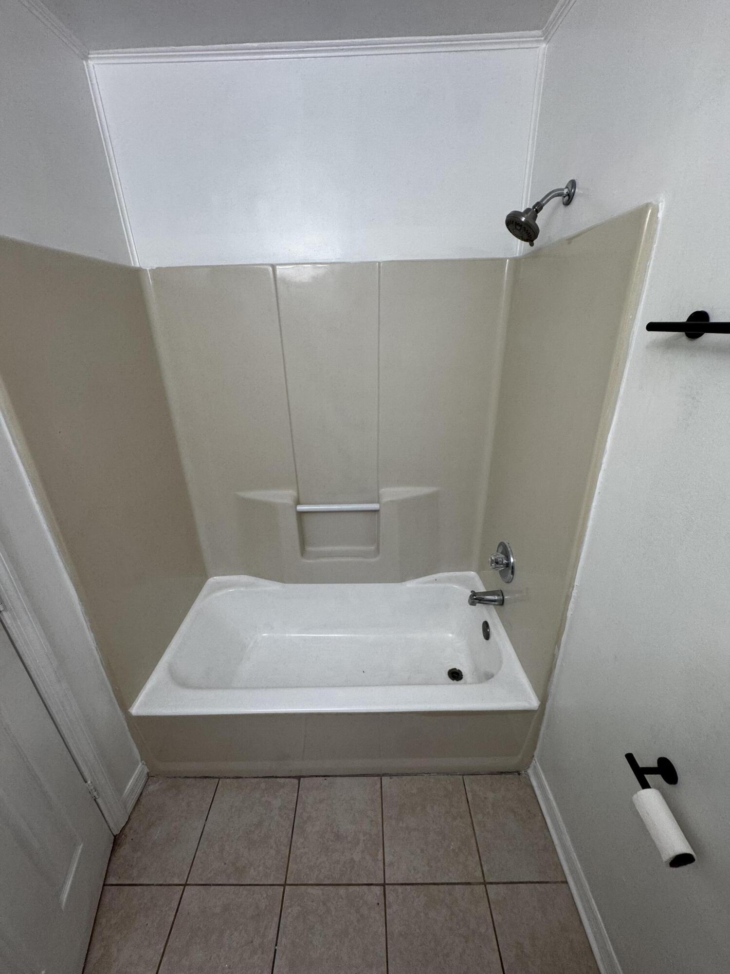 1464 West 32nd Street Riviera Beach, FL 33404 - Photo 23 of 28 bathroom 2