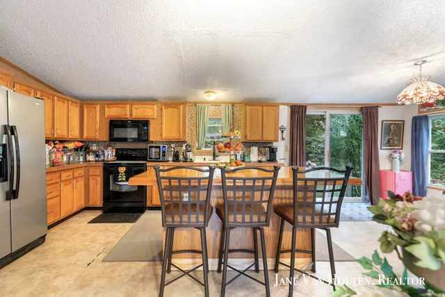 $249,900 | 20449 Gates Road, Howard City, MI 49329