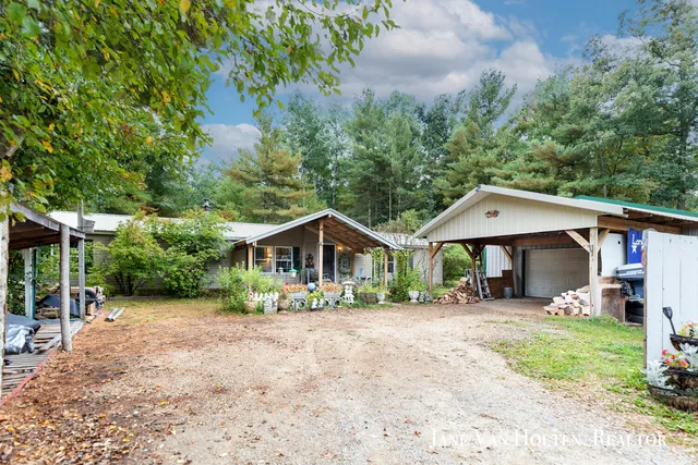 $249,900 | 20449 Gates Road, Howard City, MI 49329