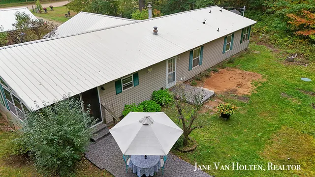 $249,900 | 20449 Gates Road, Howard City, MI 49329