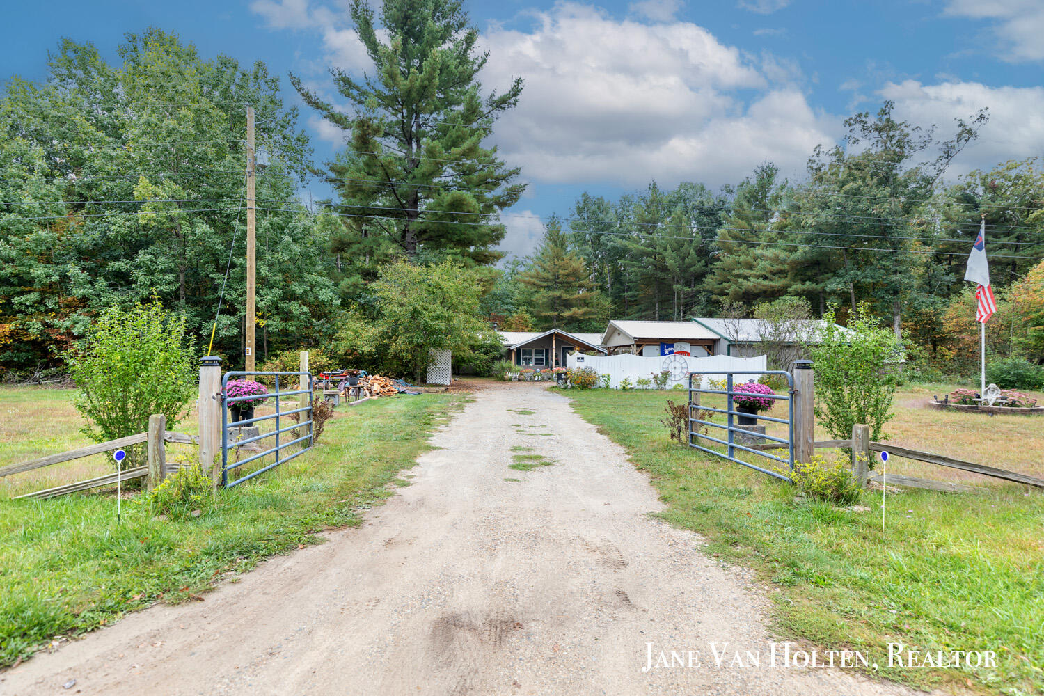 20449 Gates Road Howard City, MI 49329 - Photo 6 of 29 2F9A0267