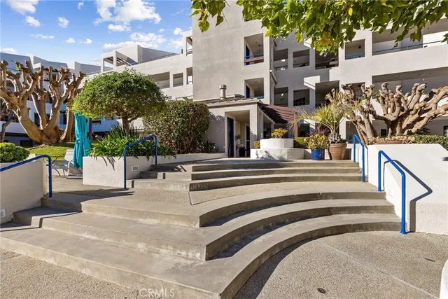 $1,328,000 | 510 The Village, Unit 203, Redondo Beach, CA 90277