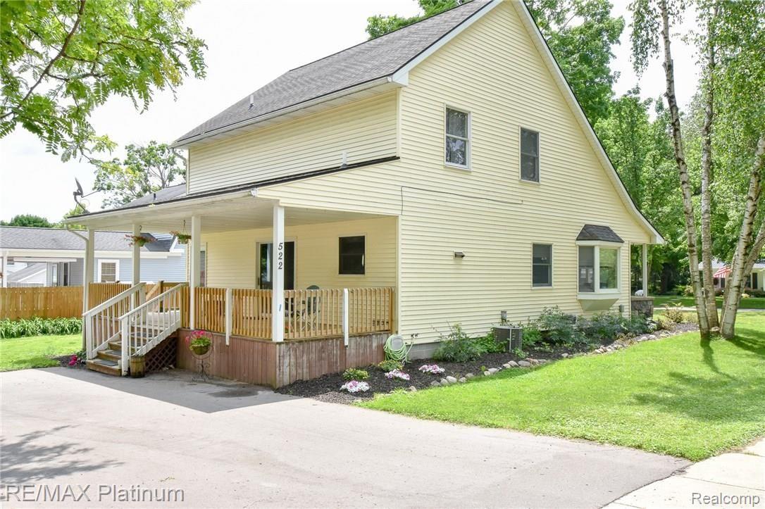 522 Maple Street Howell, MI 48843 - Photo 5 of 33 DSC_5402.jpg