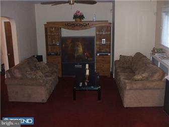 221 Ashby Road Upper Darby, PA 19082 - Photo 1 of 11 Living Room