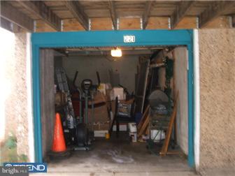 221 Ashby Road Upper Darby, PA 19082 - Photo 4 of 11 Deck