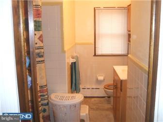 221 Ashby Road Upper Darby, PA 19082 - Photo 9 of 11