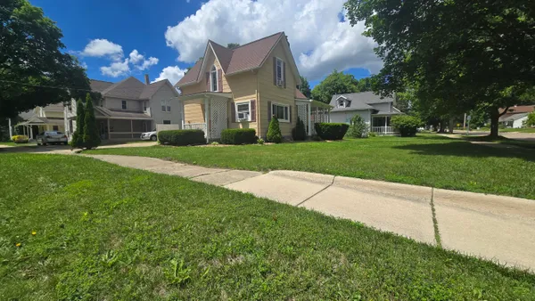 $185,000 | 301 North Sheldon Street, Charlotte, MI 48813