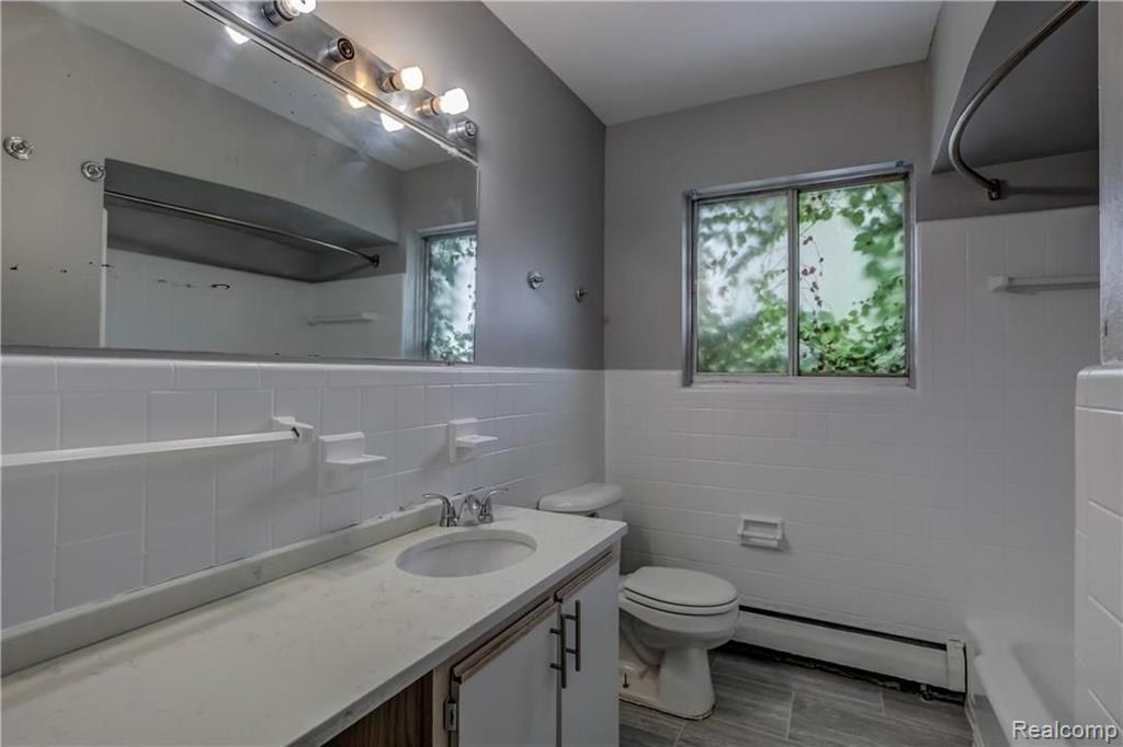 629 West Maple Road, Unit 62910 Clawson, MI 48017 - Photo 14 of 17