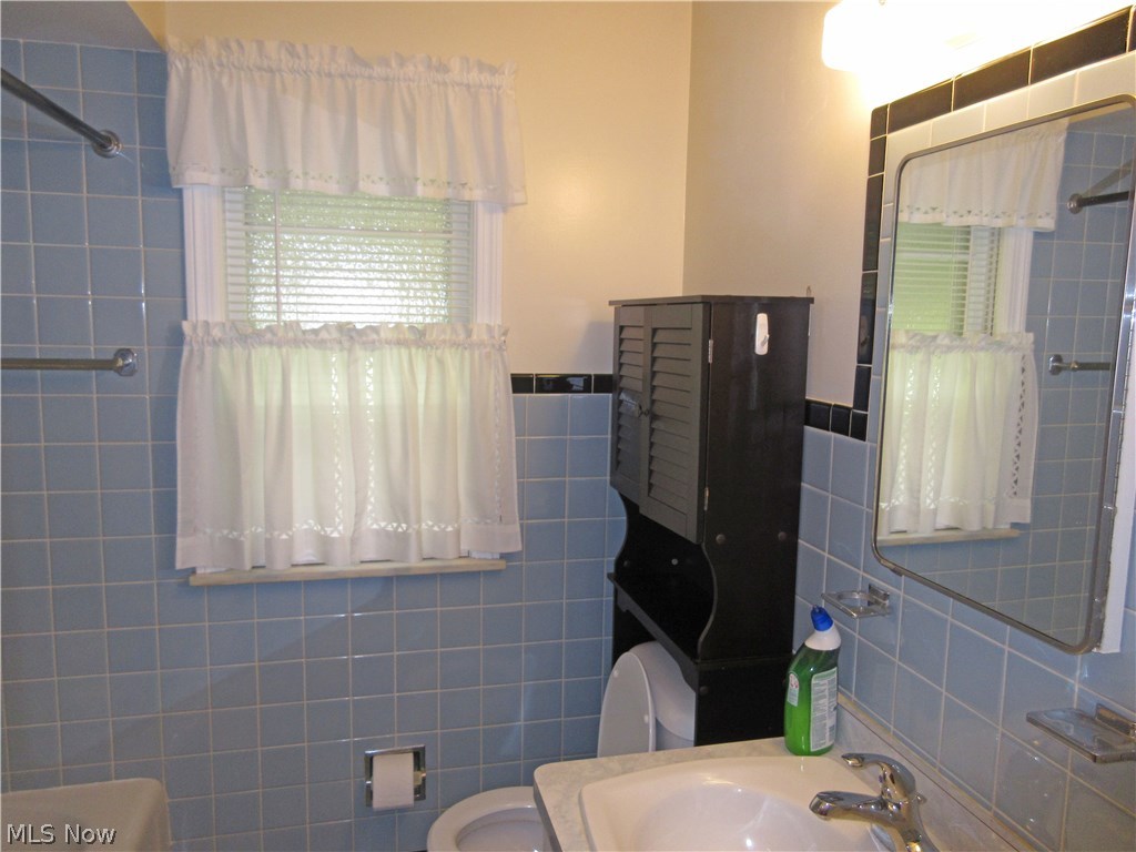 6208 Turney Road Cleveland, OH 44125 - Photo 12 of 22 Gallery Image 12