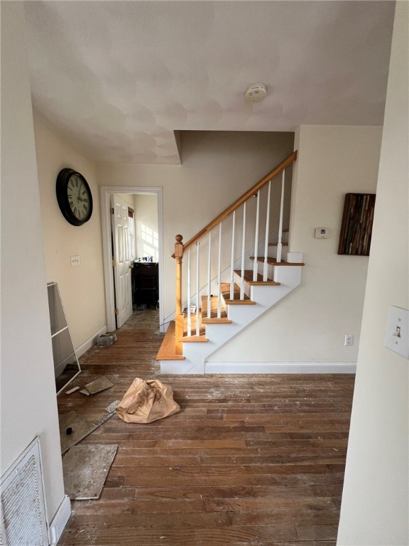 140 Lake View Road Cranston, RI 02920 - Photo 12 of 42