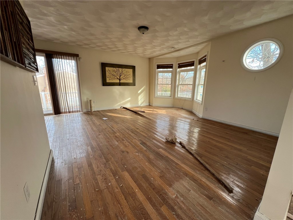 140 Lake View Road Cranston, RI 02920 - Photo 13 of 42