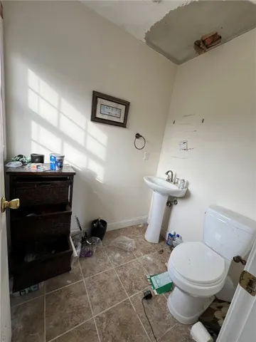 $515,000 | 140 Lake View Road, Cranston, RI 02920