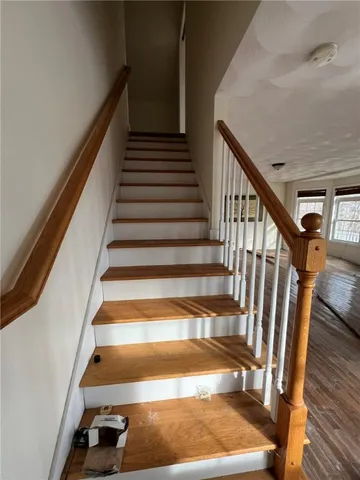 $515,000 | 140 Lake View Road, Cranston, RI 02920