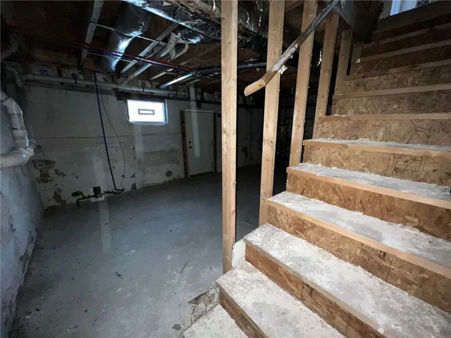 $515,000 | 140 Lake View Road, Cranston, RI 02920