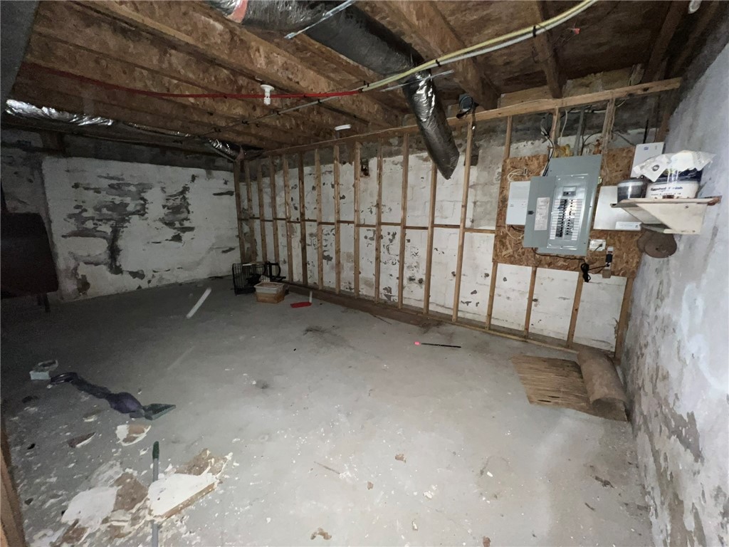 140 Lake View Road Cranston, RI 02920 - Photo 33 of 42