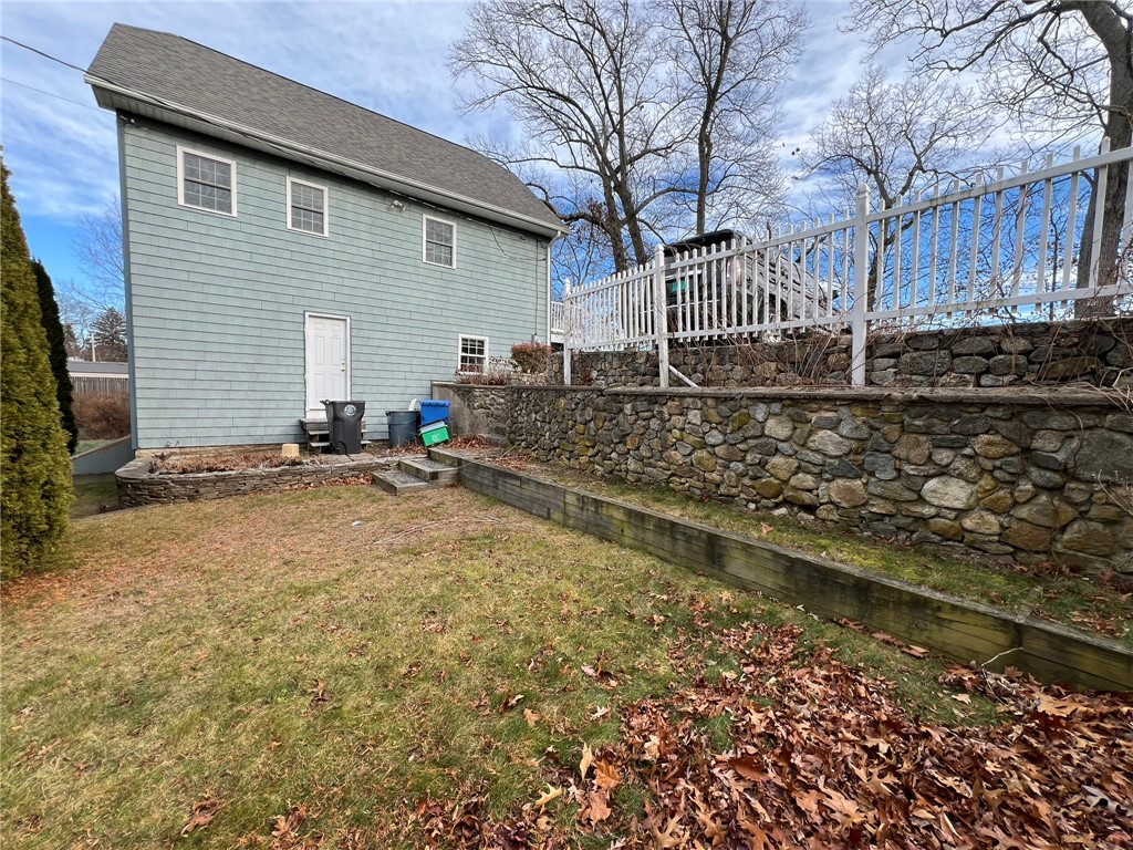 140 Lake View Road Cranston, RI 02920 - Photo 8 of 42