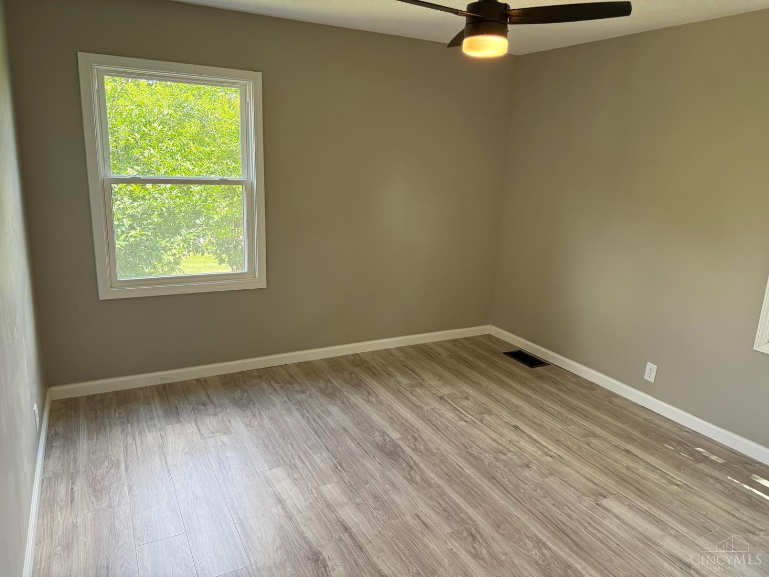 569 Beissinger Road Hamilton, OH 45013 - Photo 13 of 32