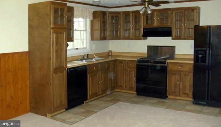 5005 Roller Road Manchester, MD 21102 - Photo 3 of 26 Kitchen