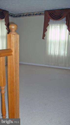 5005 Roller Road Manchester, MD 21102 - Photo 5 of 26 Living Room