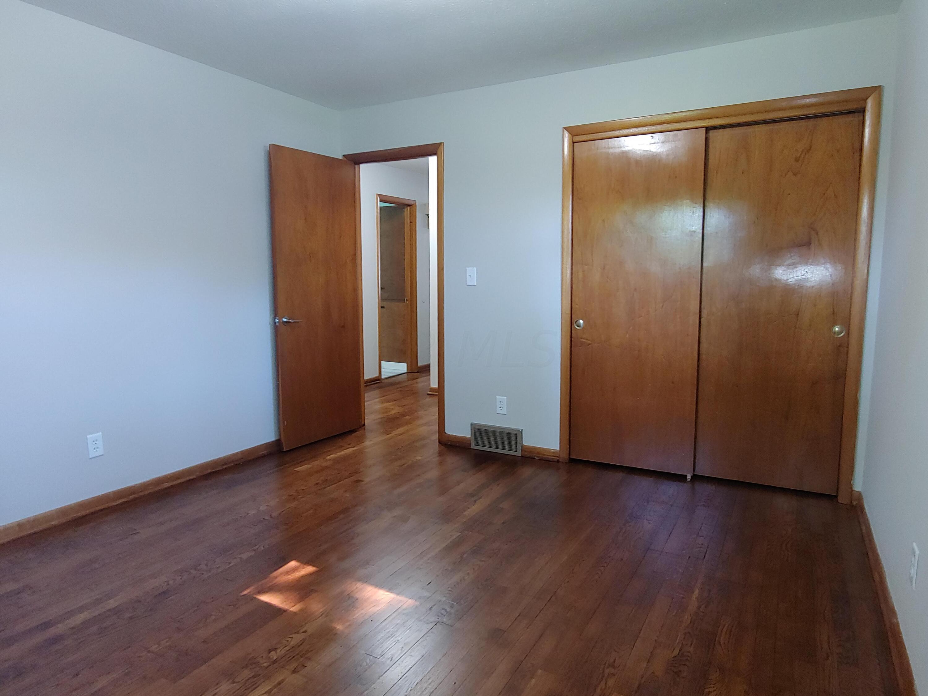 5350 Karl Road Columbus, OH 43229 - Photo 9 of 17