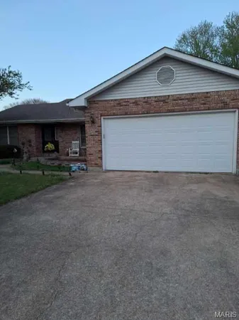 $315,000 | 450 Shenandoah Drive, Farmington, MO 63640