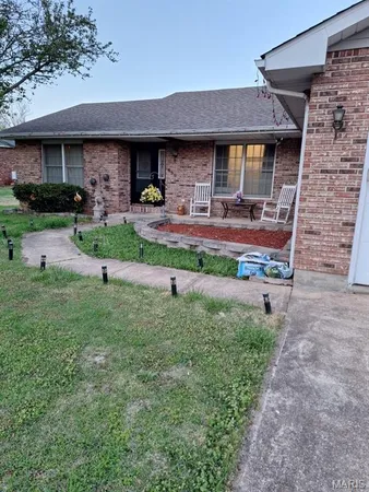$315,000 | 450 Shenandoah Drive, Farmington, MO 63640