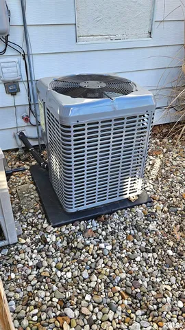 $130,000 | 335 Iris Court, Canton, IL 61520