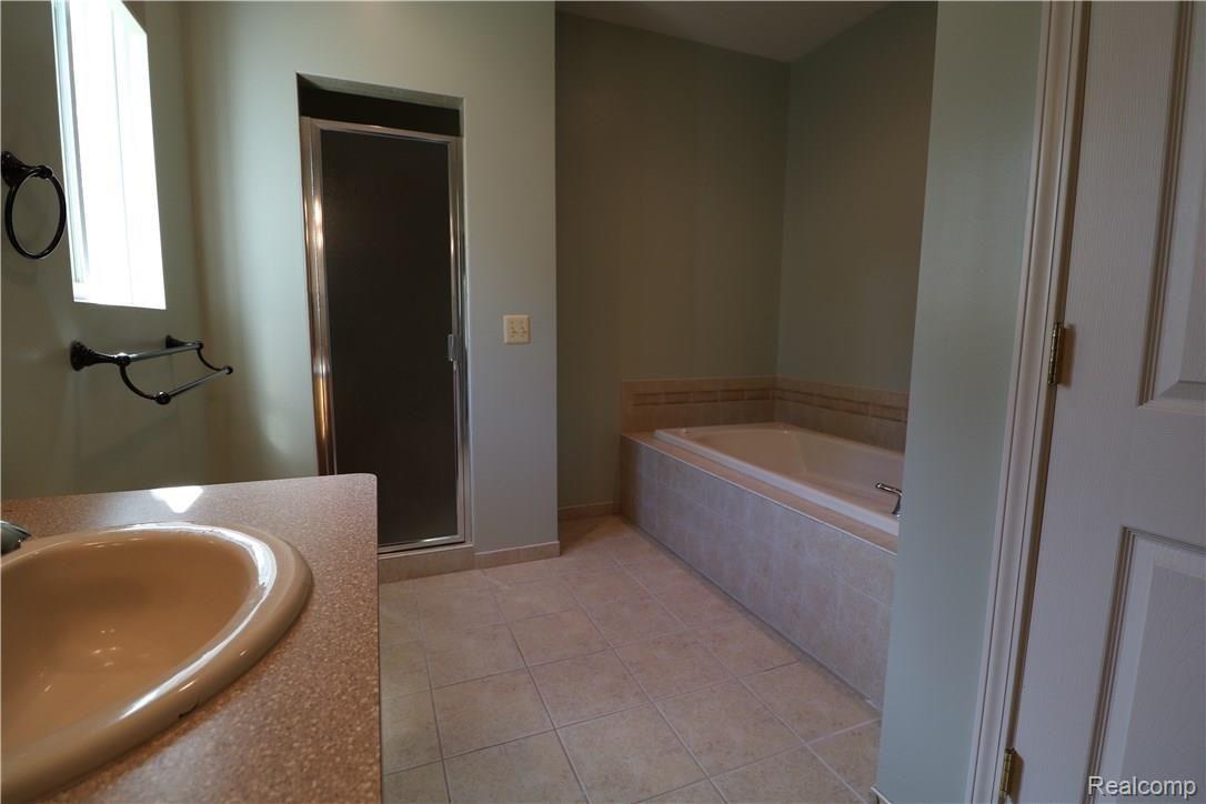 2447 Devonshire Road Bloomfield Hills, MI 48302 - Photo 16 of 22 IMG_9434.jpeg