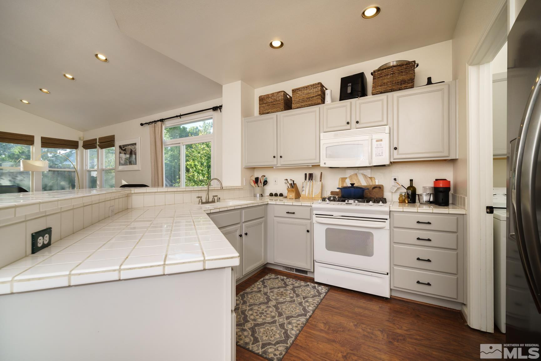 4699 Hampton Lane Reno, NV 89519 - Photo 8 of 29 Photo 8