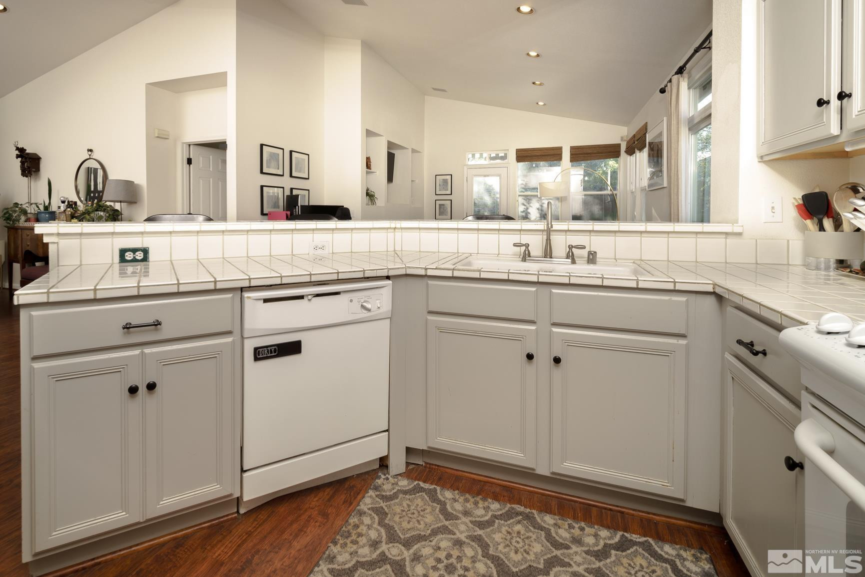 4699 Hampton Lane Reno, NV 89519 - Photo 9 of 29 Photo 9