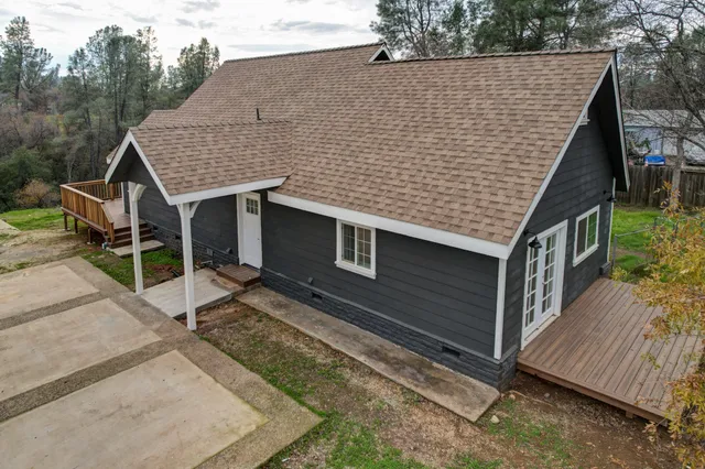 $405,000 | 6275 Horseshoe Lane, Anderson, CA 96007