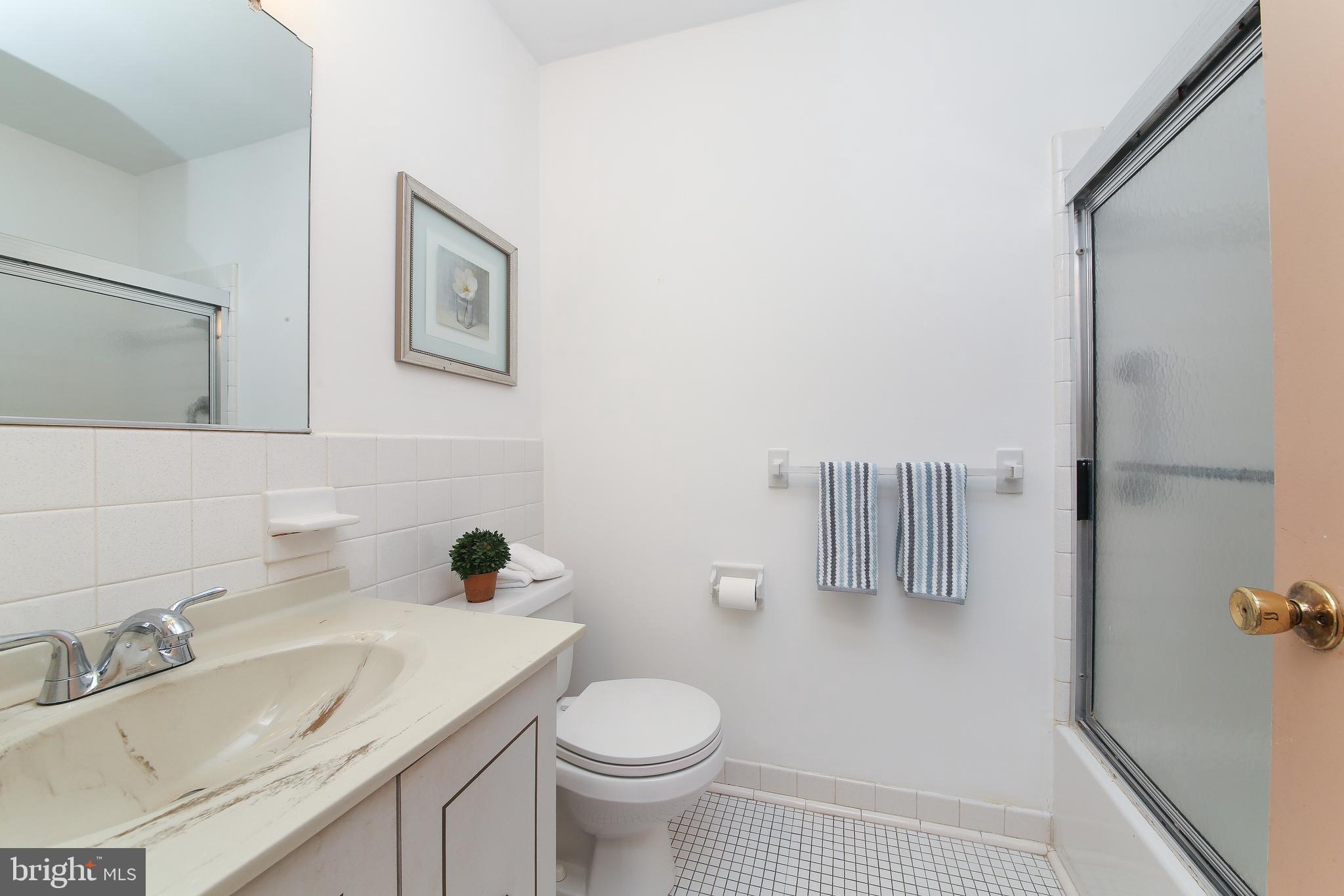 125 Bickley Road Glenside, PA 19038 - Photo 15 of 39 Hall bathroom