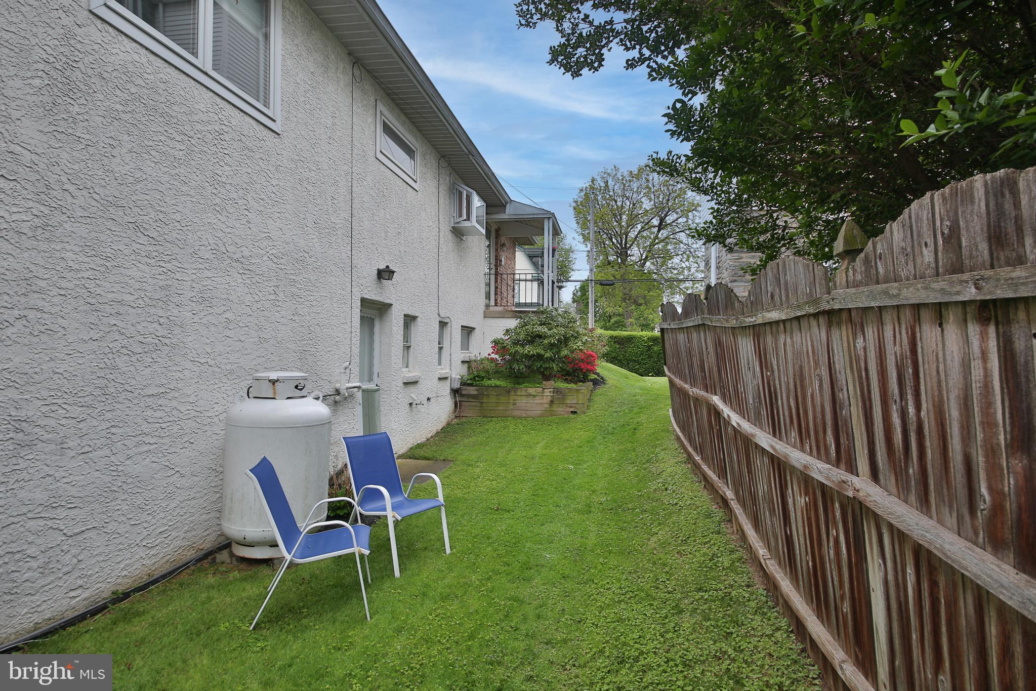 125 Bickley Road Glenside, PA 19038 - Photo 35 of 39 Side yard