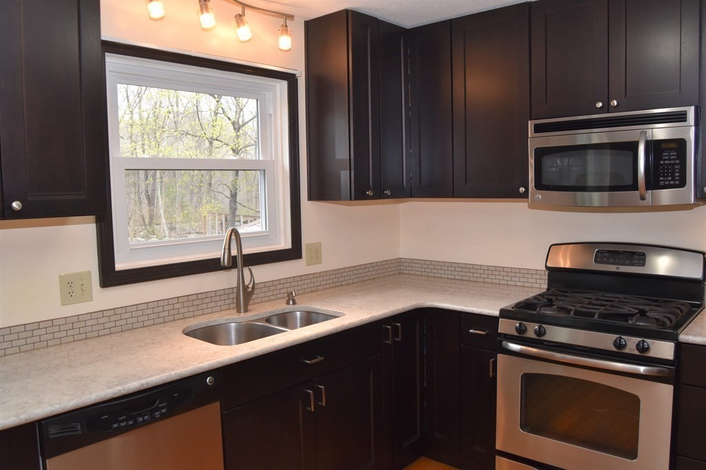 16 Hitching Post Road Amherst, MA 01002 - Photo 12 of 41 Gallery Image 12