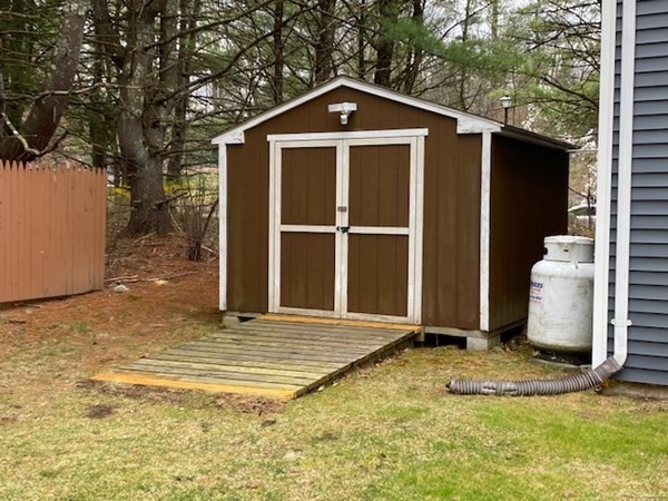 16 Hitching Post Road Amherst, MA 01002 - Photo 34 of 41 Gallery Image 34