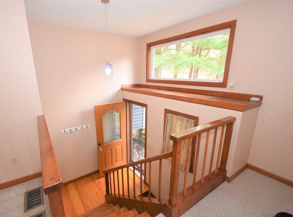 16 Hitching Post Road Amherst, MA 01002 - Photo 4 of 41 Gallery Image 4