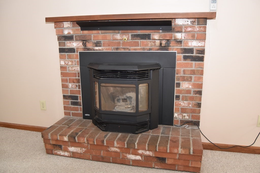 16 Hitching Post Road Amherst, MA 01002 - Photo 6 of 41 Gallery Image 6