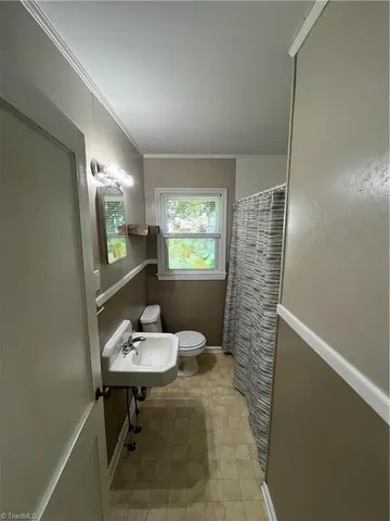 $970 | 111 North Cameron Avenue, Winston-Salem, NC 27101