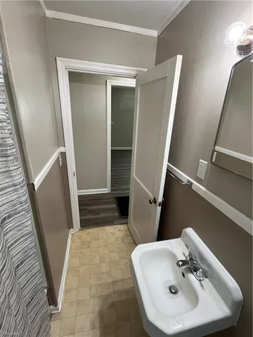 $970 | 111 North Cameron Avenue, Winston-Salem, NC 27101